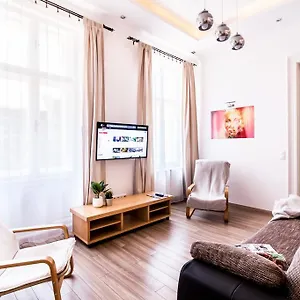 Bpr D8 Premier Apartment Budapest